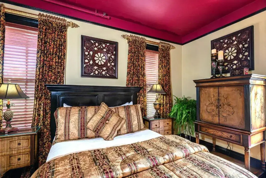 Cedar House Inn