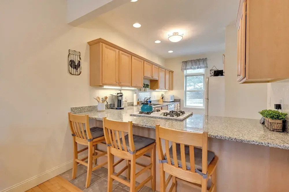 Bright Condo w/ Community Perks: Near Ski Quechee!