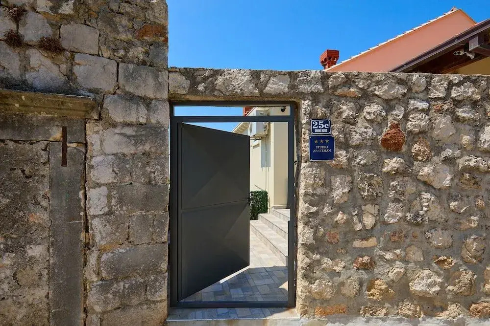 Hedera Estate, Hedera Studio 2