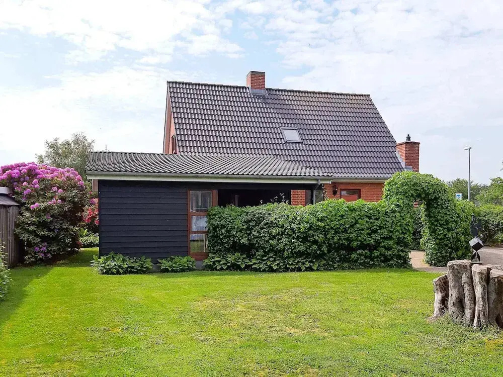 Cozy Holiday Home in RÃ¸dby With Beach Nearby