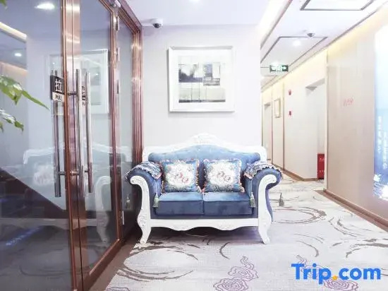 Ruo Bi Lin Hotel（Shanghai Lujiazui Century Avenue Metro Station Hotel）