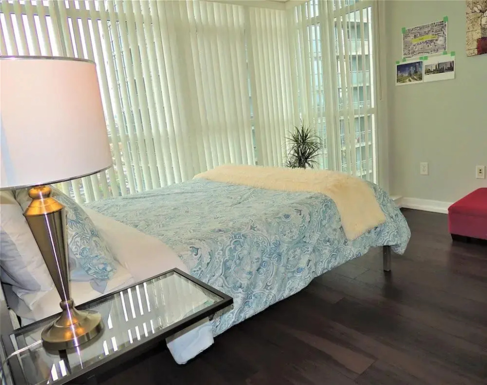 TVHR - Luxury Condos in Heart of Downtown