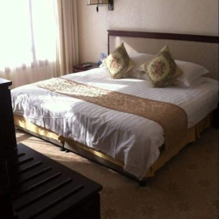 Lakeview Houseboat Hotel & Resort