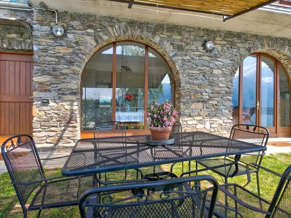 Wonderful flat with swimming pool, lift and garden