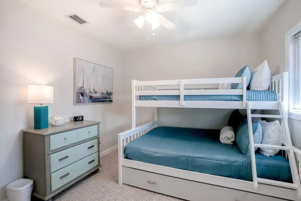 Beachside Snowbird Escape With Fenced Yard & Washer/dryer - Walk to Beach Access