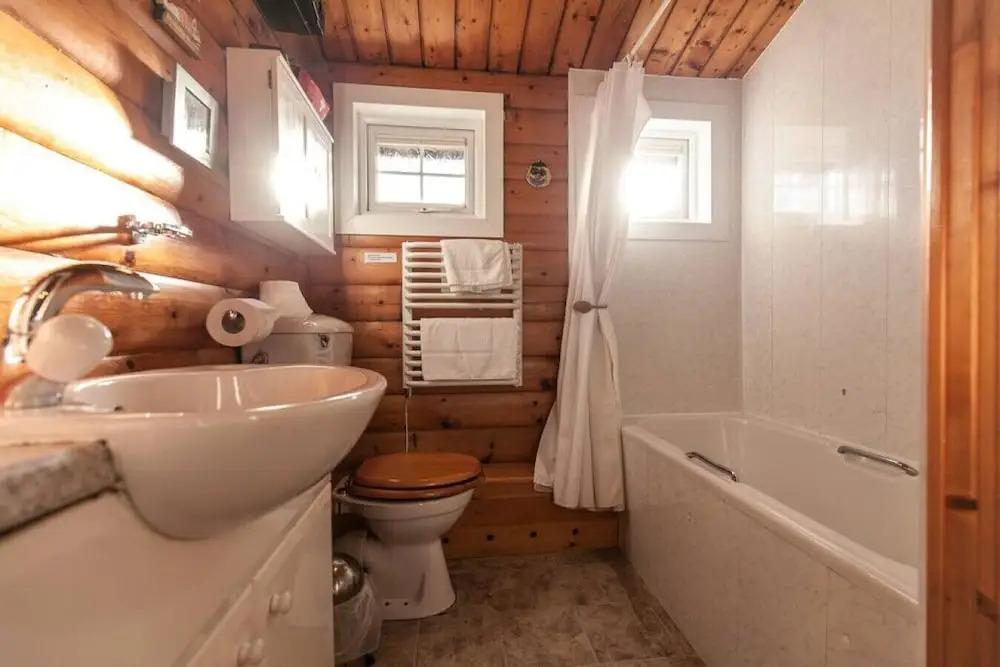 Spacious 3 Bed Log Cabin in Snowdonia Mountains