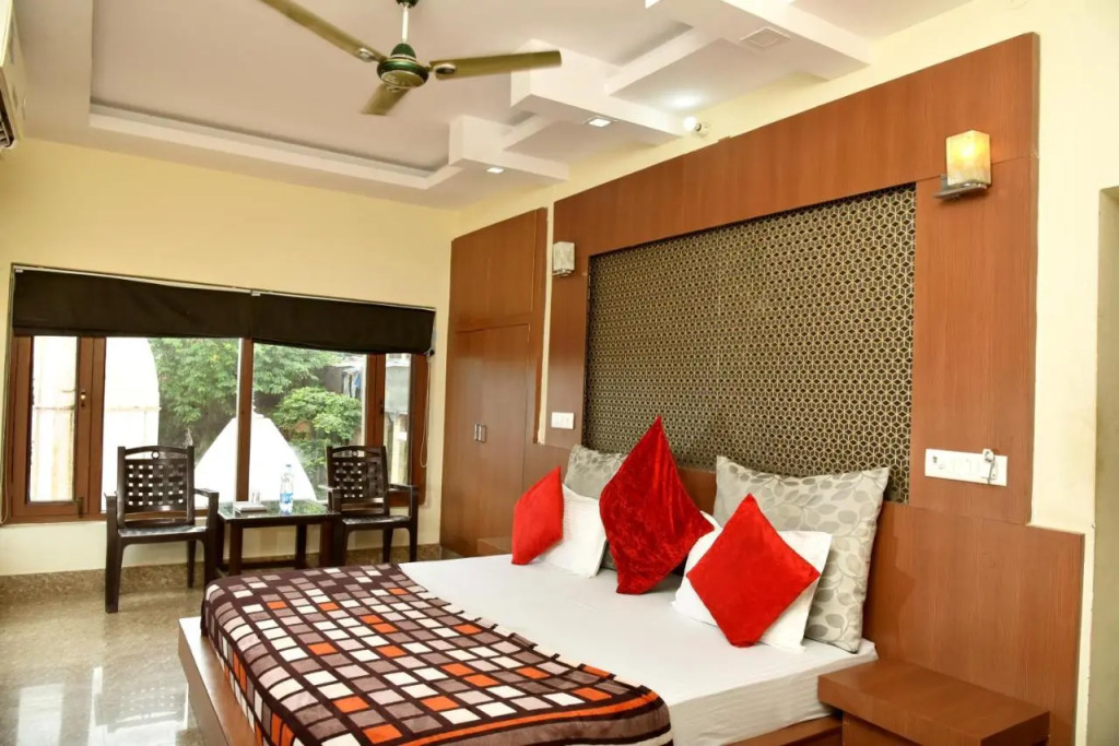 Hotel Ganga Basin