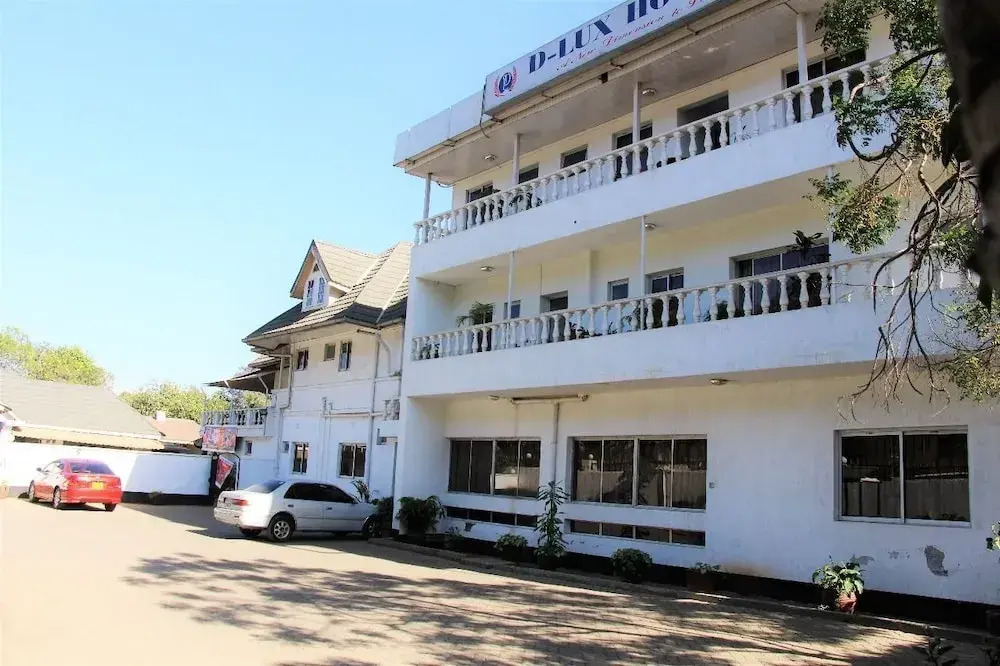 Dlux Hotel
