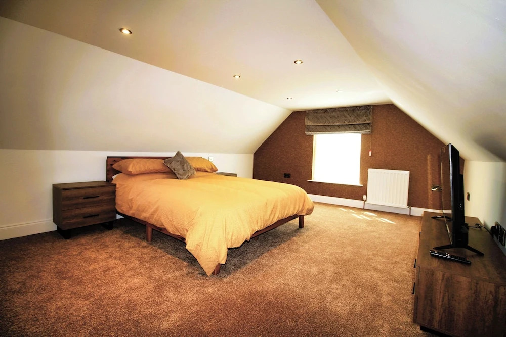 Newly Refurbished Cottage - Sleeps 4 - Central