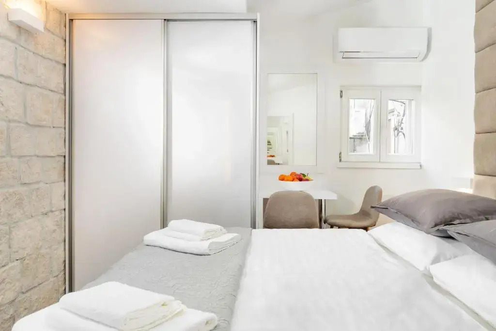 Feel like an Emperor Apartments