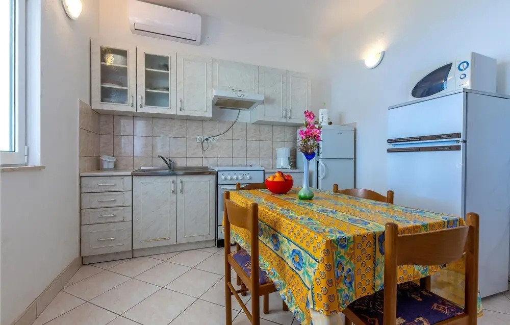 Awesome Home in Sevid With 5 Bedrooms