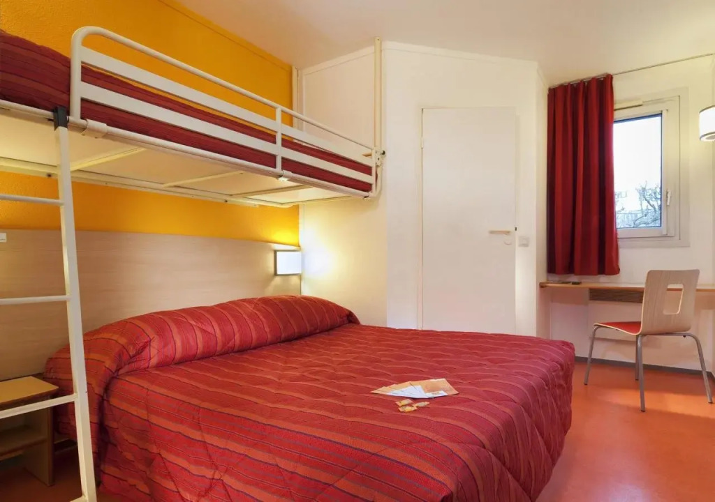 FAST HOTEL Les Ulis - Courtabœuf