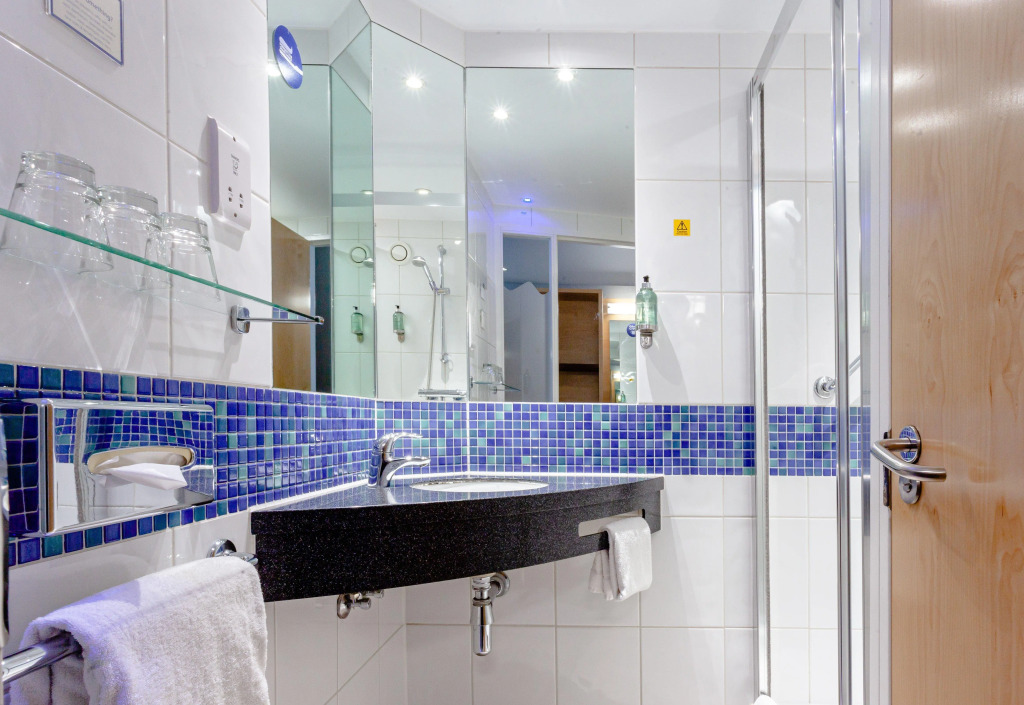 Holiday Inn Express Dunfermline by IHG