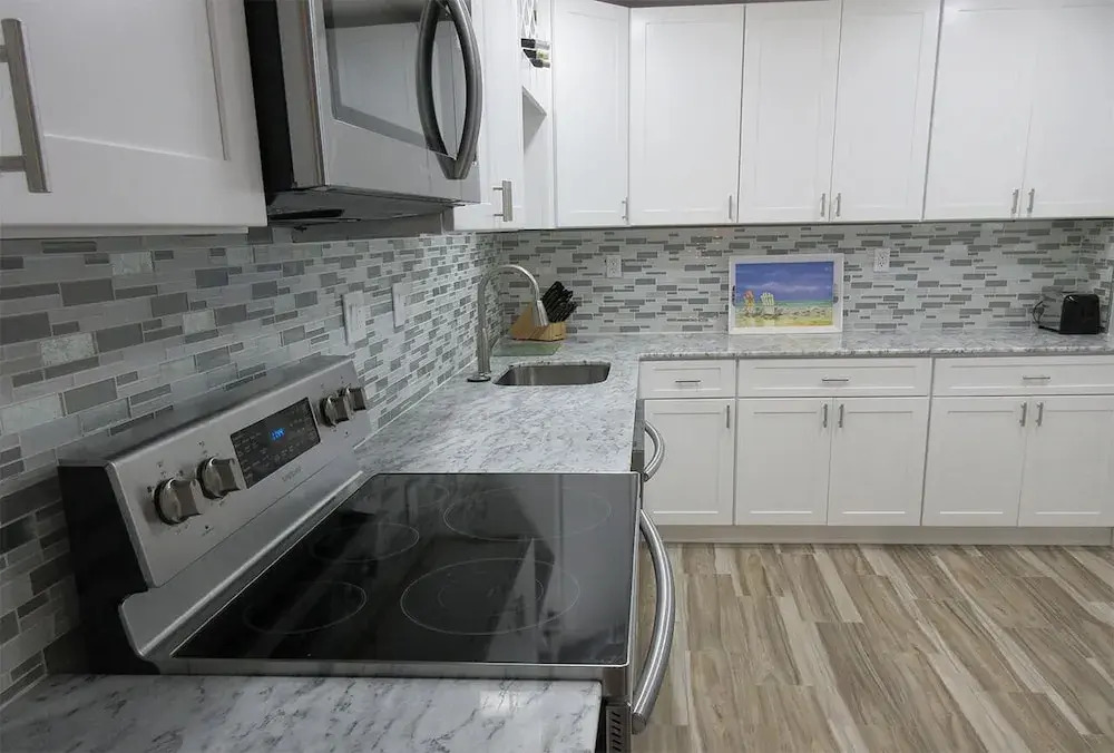 Creciente 213N - 2 Br Condo