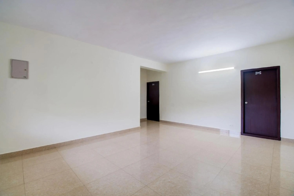 OYO Flagship 67556 Paramount Hotel