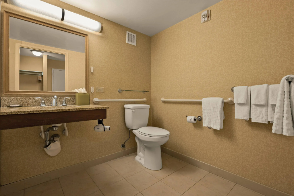 Airport Honolulu Hotel, Trademark Collection by Wyndham