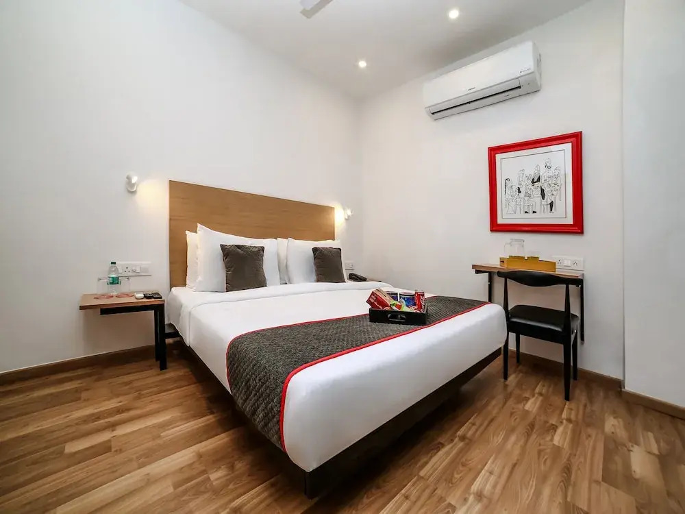OYO Townhouse 080 Meera Bagh