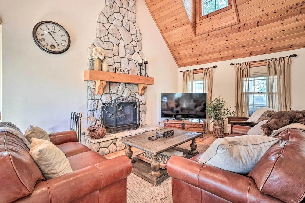Spacious Lake Arrowhead Home w/ Putting Green