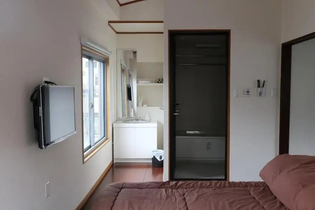 Izu 4 sea ocean reinforced con Double bed + single bed shared bathroom