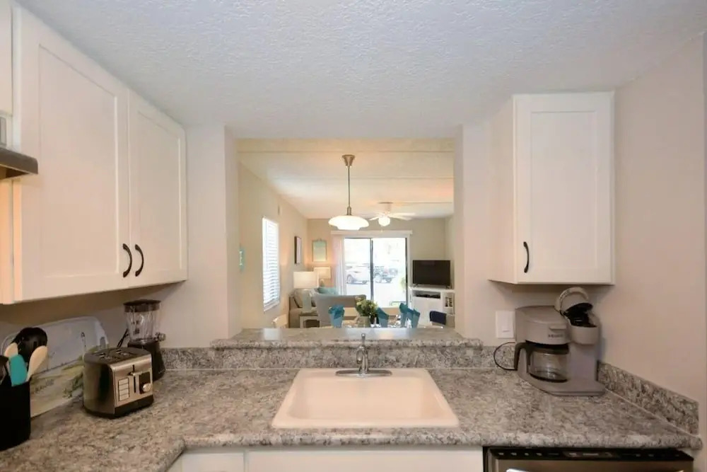 Beachside Retreat-Courtyard Villa-Beachside condo