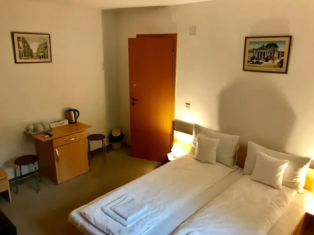 Cristis Rooms - Pensiune