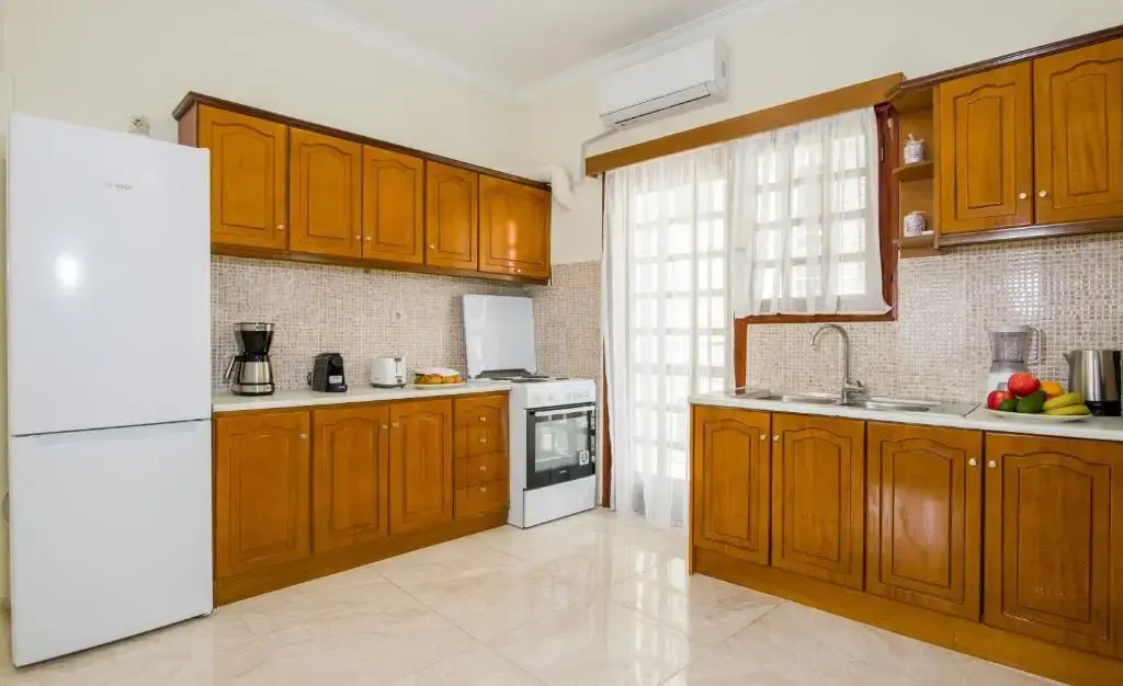 Center Manolia Dream 3 Bedroom Apartment 100m away from the beach