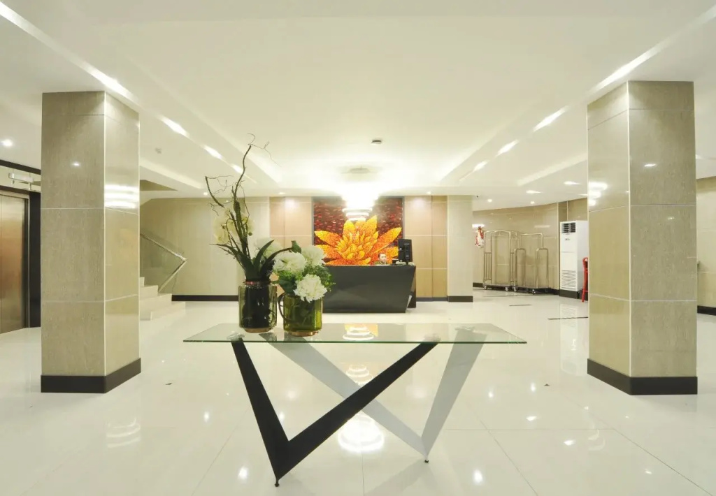 717 Cesar Place Hotel