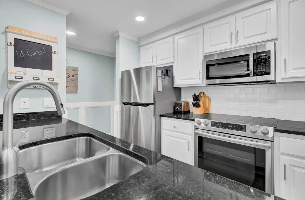 11 Lagoon Villa by AvantStay | 5mins to Beach!, Isle of Palms