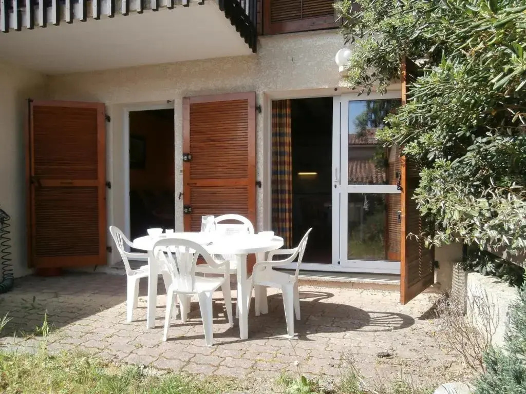 Villa patio avec piscine, à 400m des commerces et 6km de plage - Animaux admis - FR-1-239-83