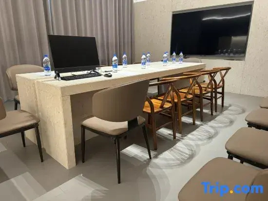 Yarden Hotel (Shantou High-Speed Railway Station)