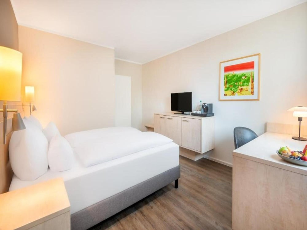 Sunday Hotel Bielefeld Superior King Room