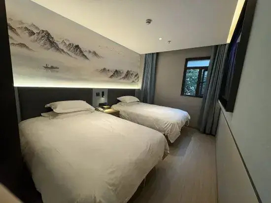 Tuke Light Hotel (Liangcheng Park Branch, North Station Road, Shanghai)