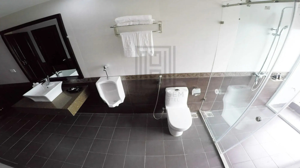 Golden Gem Tuan Chau Hotel