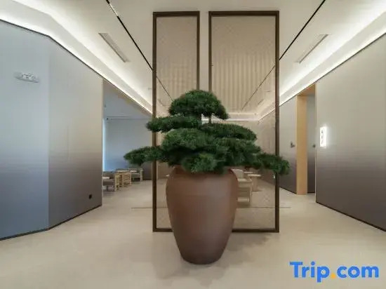 JI Hotel (Zhangjiajie 72 Marvelous Towers Scenic Area)