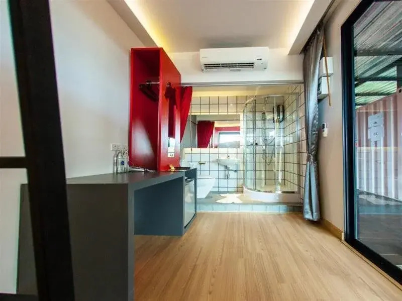 Little Box Hotel