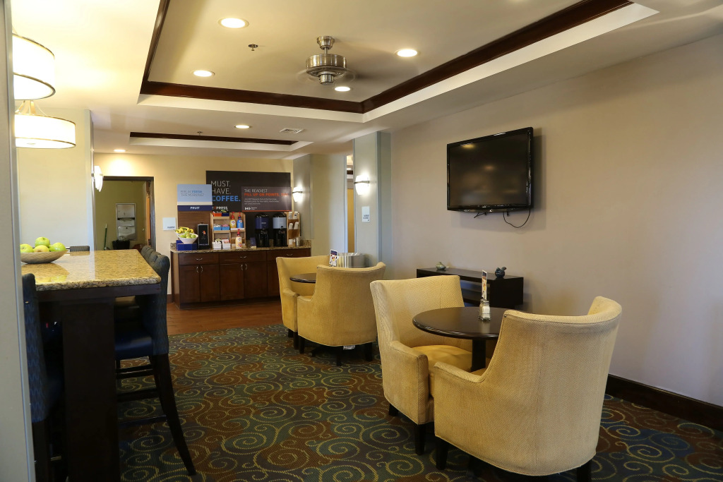 Holiday Inn Express Hotel & Suites Cleveland by IHG