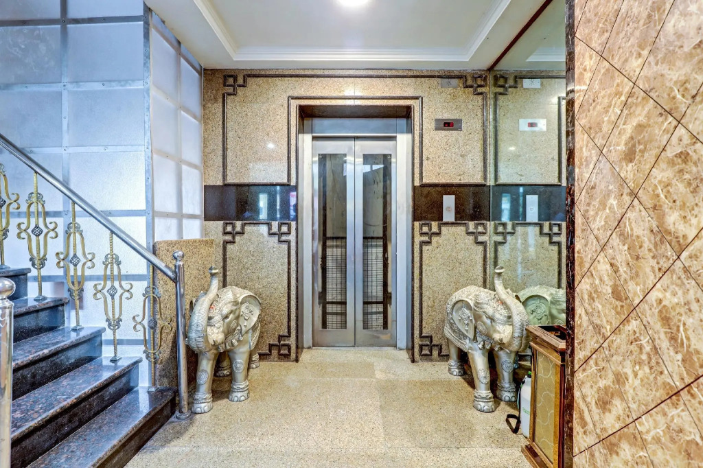 FabHotel Chamiers Park