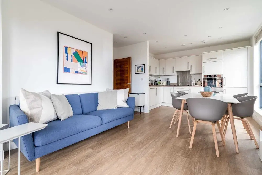 Modern Brixton Jewel Apartment