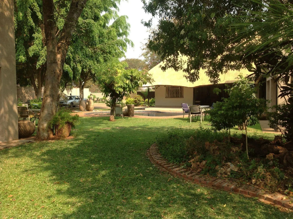 Guest Paradise Lodge