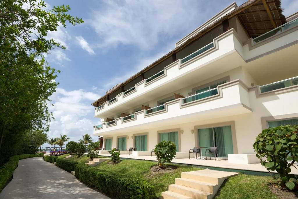 BlueBay Grand Esmeralda - Все включено