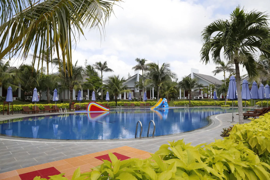 Carmelina Beach Resort