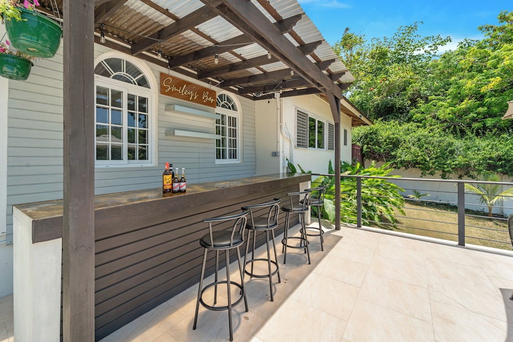 Forever Summer Gorgeous 4BDR Villa with Pool Private Chef