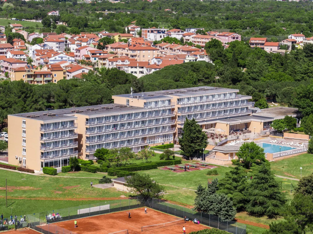 Arena Hotel Holiday