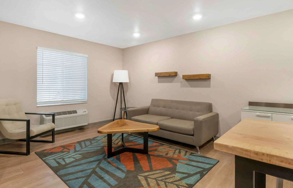 Extended Stay America Select Suites - Louisville - Airport