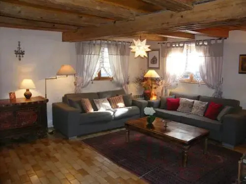 La Maison Jaune