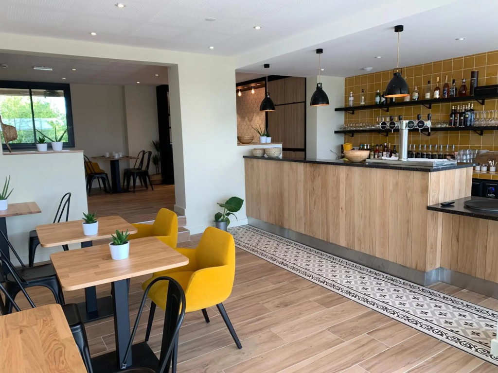 Logis Hôtels - Le Bellaroc - Hôtel 2 étoiles et Restaurant