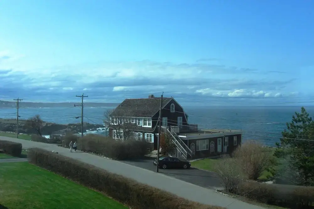 Seafarer Inn