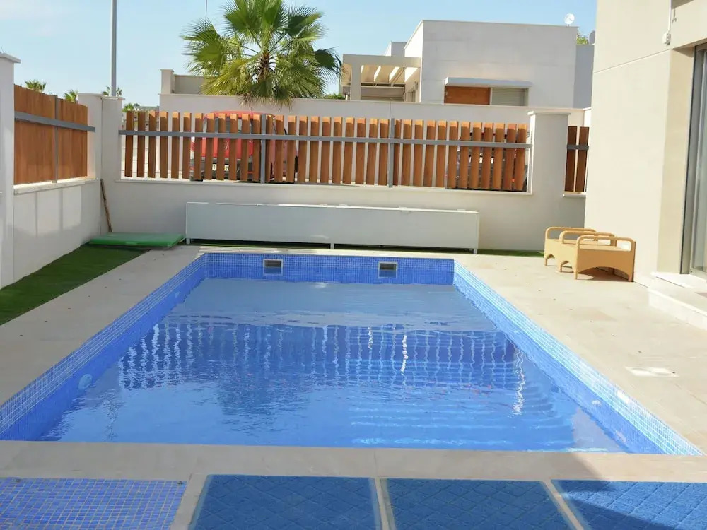 Explore the Cultural Town of Orihuela From a Villa