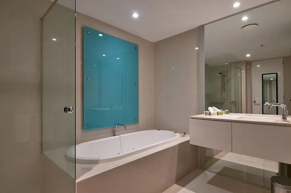 Private 29/F 2 bedroom Q1 Apartment Ocean & River Views