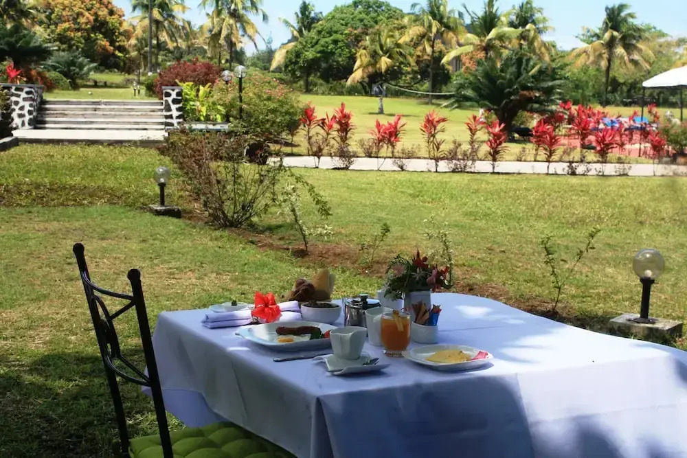 Retaj Moroni Hotel